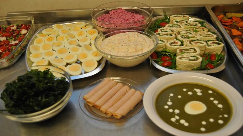 Ett uppdukat bord. Ett uppdukat bord.